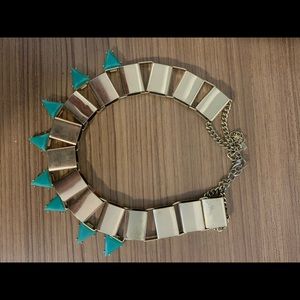 Statement collar necklace